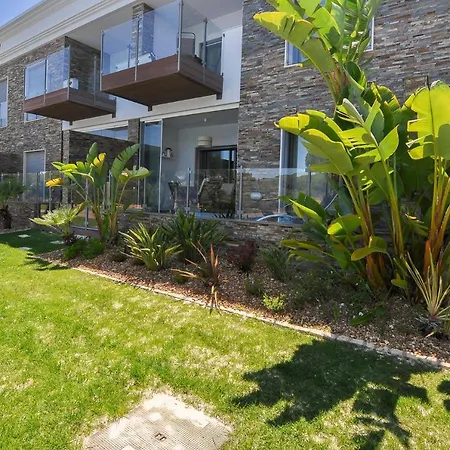 Quinta Milharo By Ocvillas *